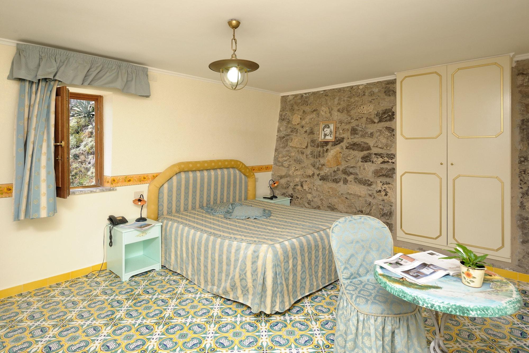 La Locanda Del Fiordo Furore Exteriör bild